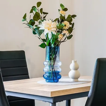 Citystay Srodmiescie Lakowa Apartman *